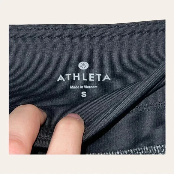 0677. ATHLETA CROPPED‎ LEGGINGS SIZE SMALL BLACK AND WHITE IN COLOR - Picture 5 of 10